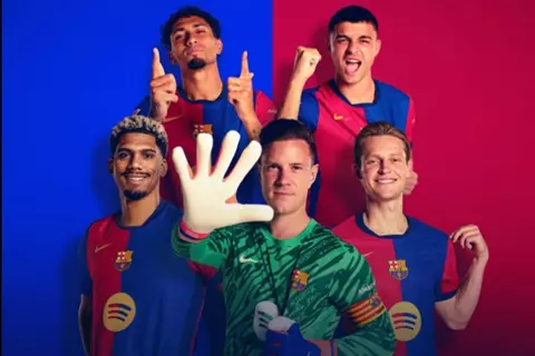 "شارة القيادة".. صداع في رأس برشلونة بعد جولة آسيا